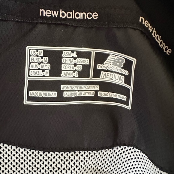 New Balance windbreaker women’s jacket - Picture 6 of 8